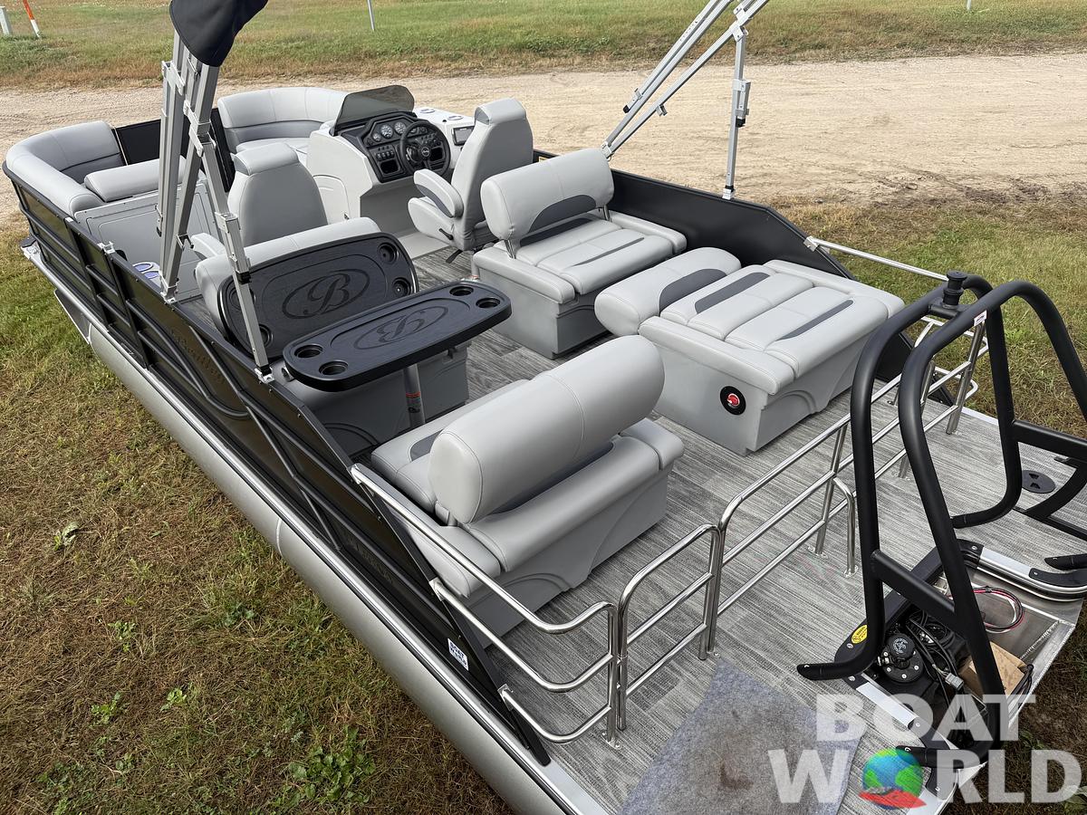 2026 Bentley Pontoons Legacy 223 QSB Swingback Tritoon 