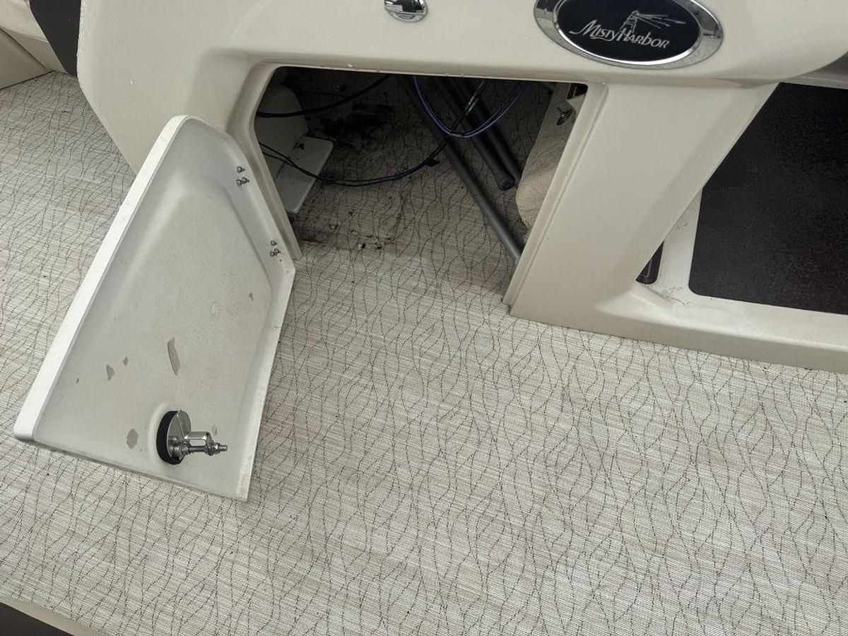 Used 2018 Misty Harbor Boats Skye SR S-2385SE Pontoon