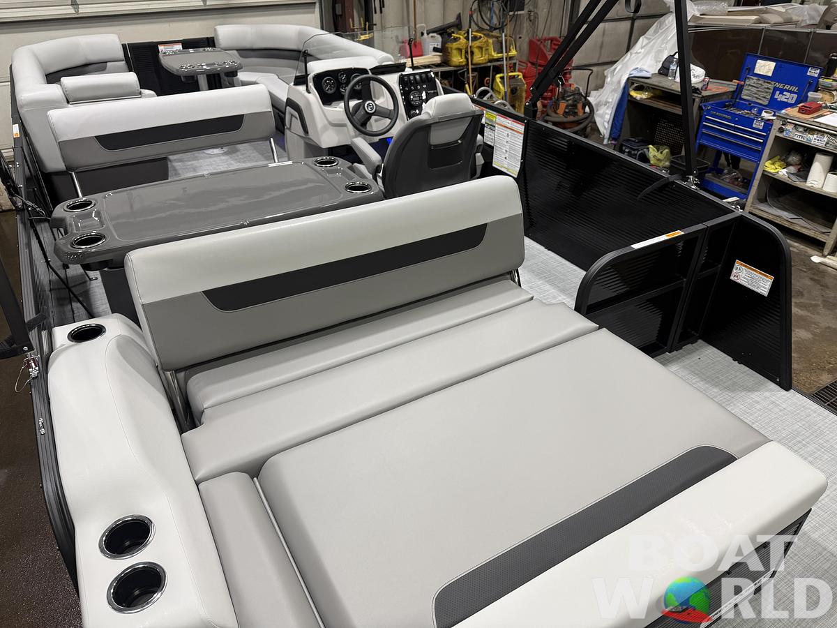 2026 Princecraft Vectra 23 RL Dinette Swingback Pontoon 