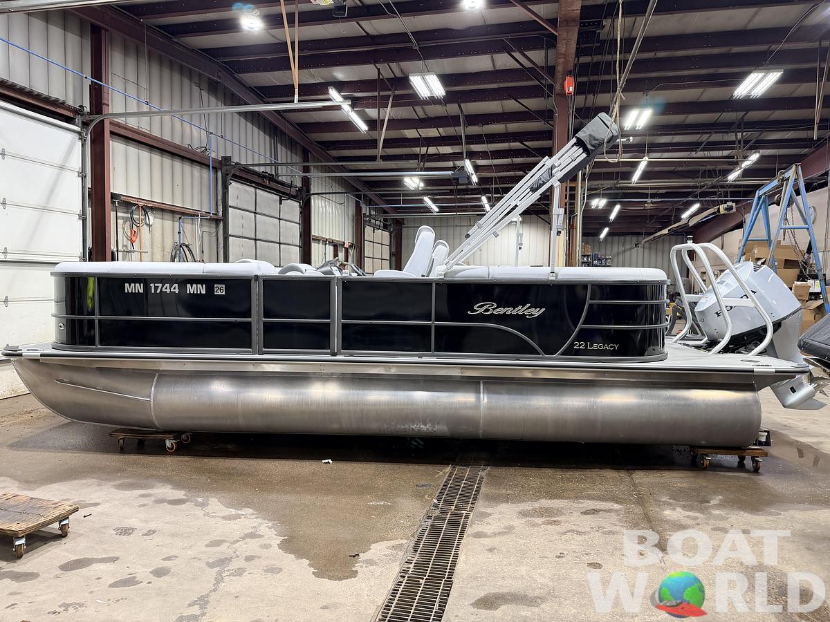 Used 2024 Bentley Pontoons Legacy 223 Navigator Quad Lounge Tri-toon Pontoon & 150HP Honda 4-Stroke EFI