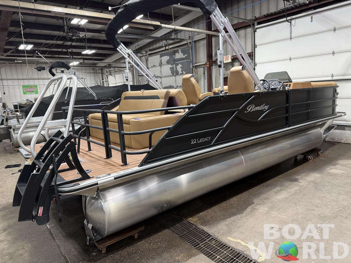 2026 Bentley Pontoons Legacy 223 Swingback Tritoon 