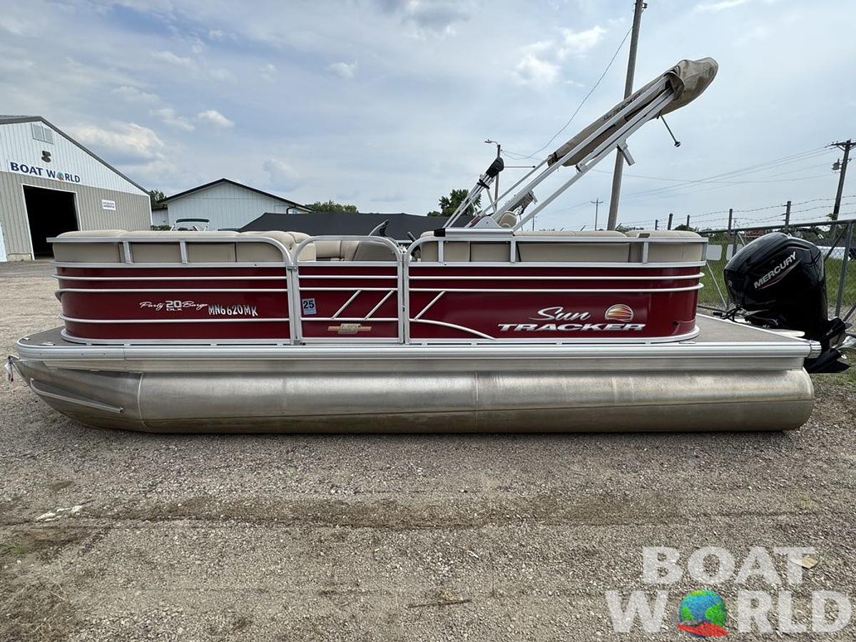 Used 2023 Sun Tracker Party Barge® 20 DLX