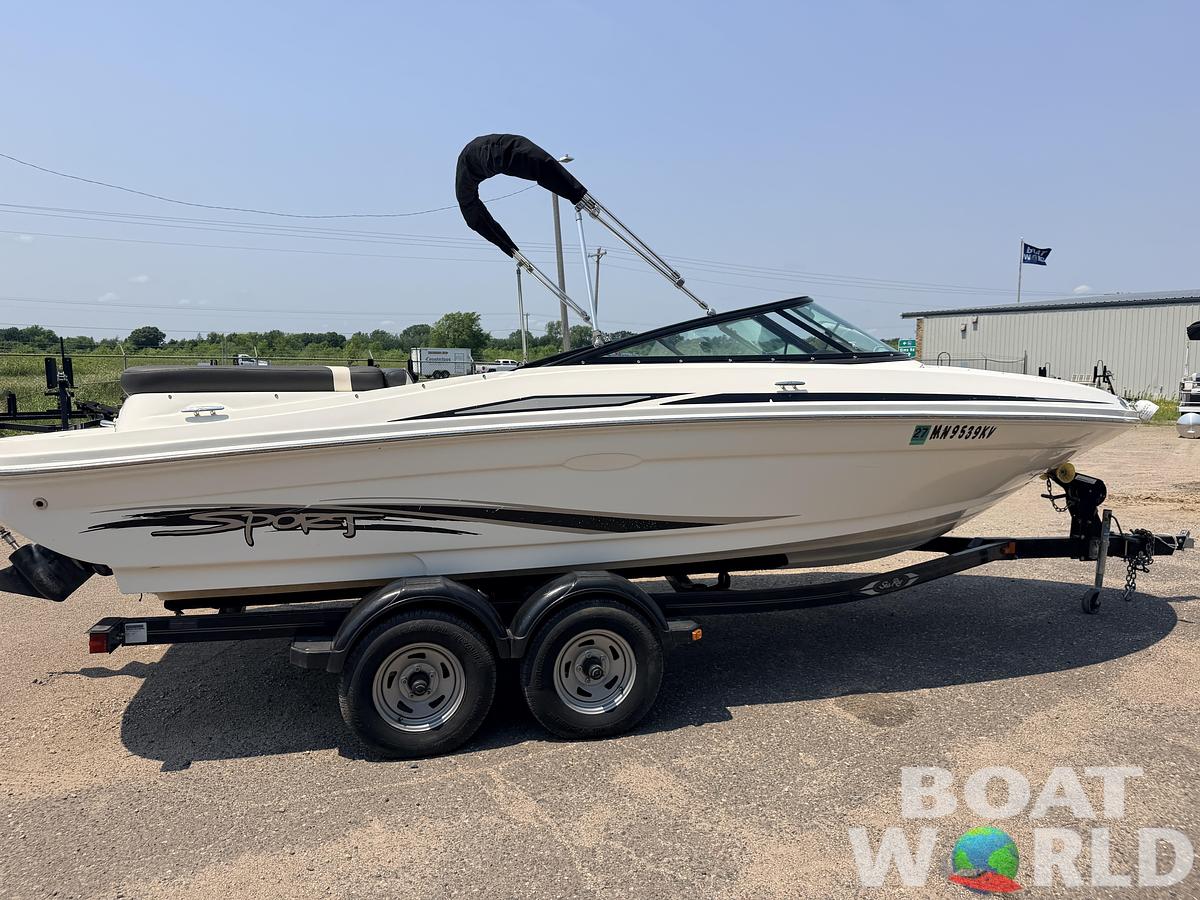 Used 2012 Sea Ray 205 Sport & 220HP 4.3L Mercruiser MPI with Tandem Axle Trailer -$15,995