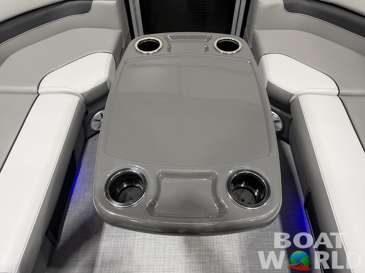 2026 Princecraft Vectra 23 RL SS Swingback Tritoon 