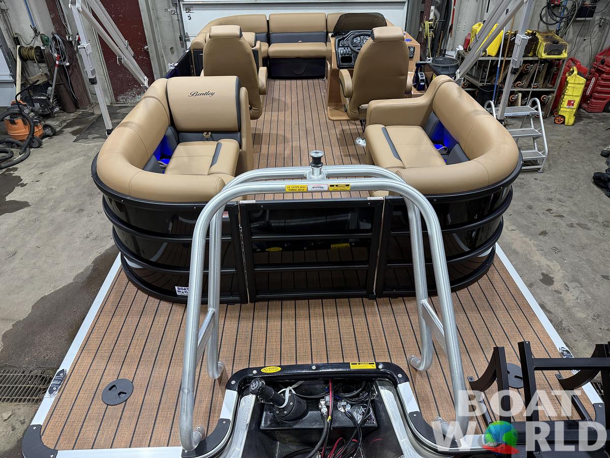 2026 Bentley Pontoons Legacy 200 Navigator Quad Lounge $39995