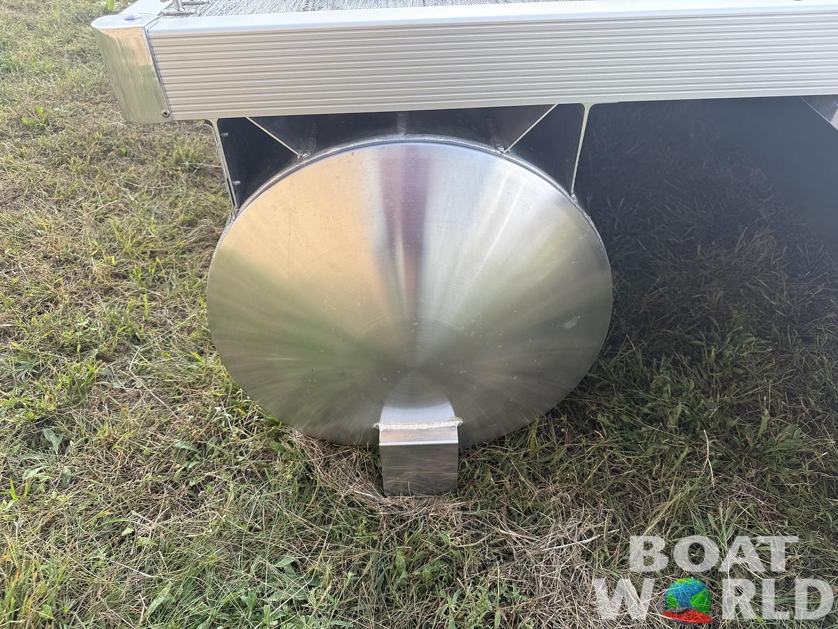 2026 Montego Bay 8522 Swingback Deluxe Pontoon