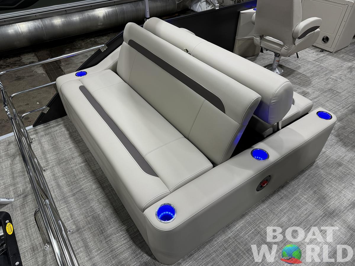 2026 Bentley Pontoons Legacy 220 Swingback 