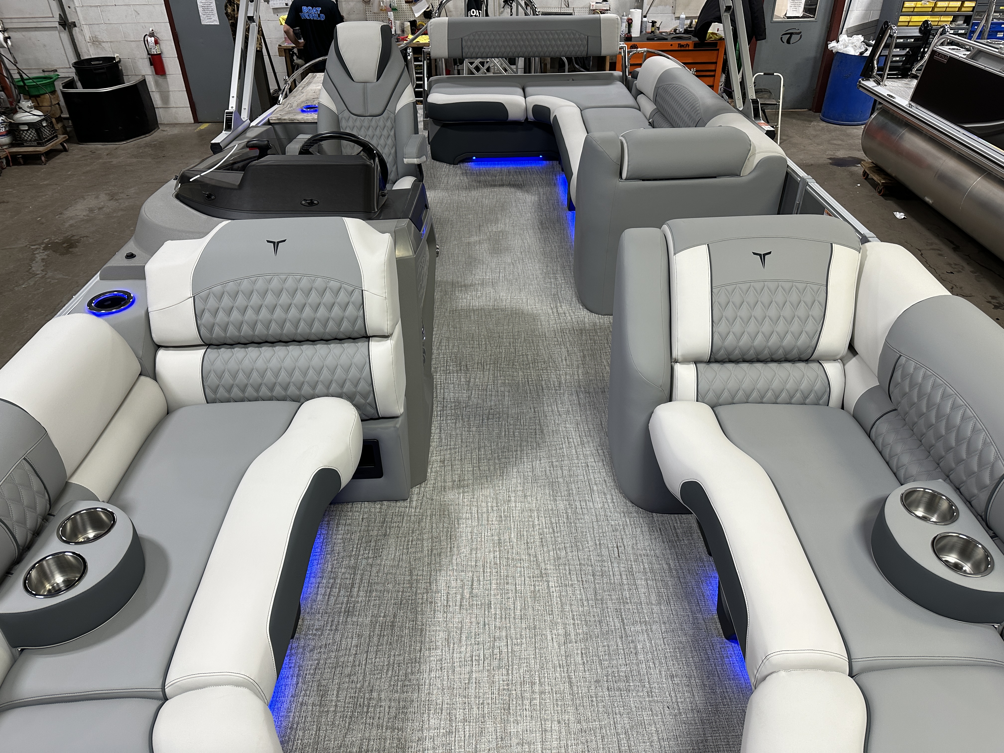 2025 Tahoe Pontoons Cascade 2385 Cruise Rear Bench (CRB) & Honda 4-Stroke EFI