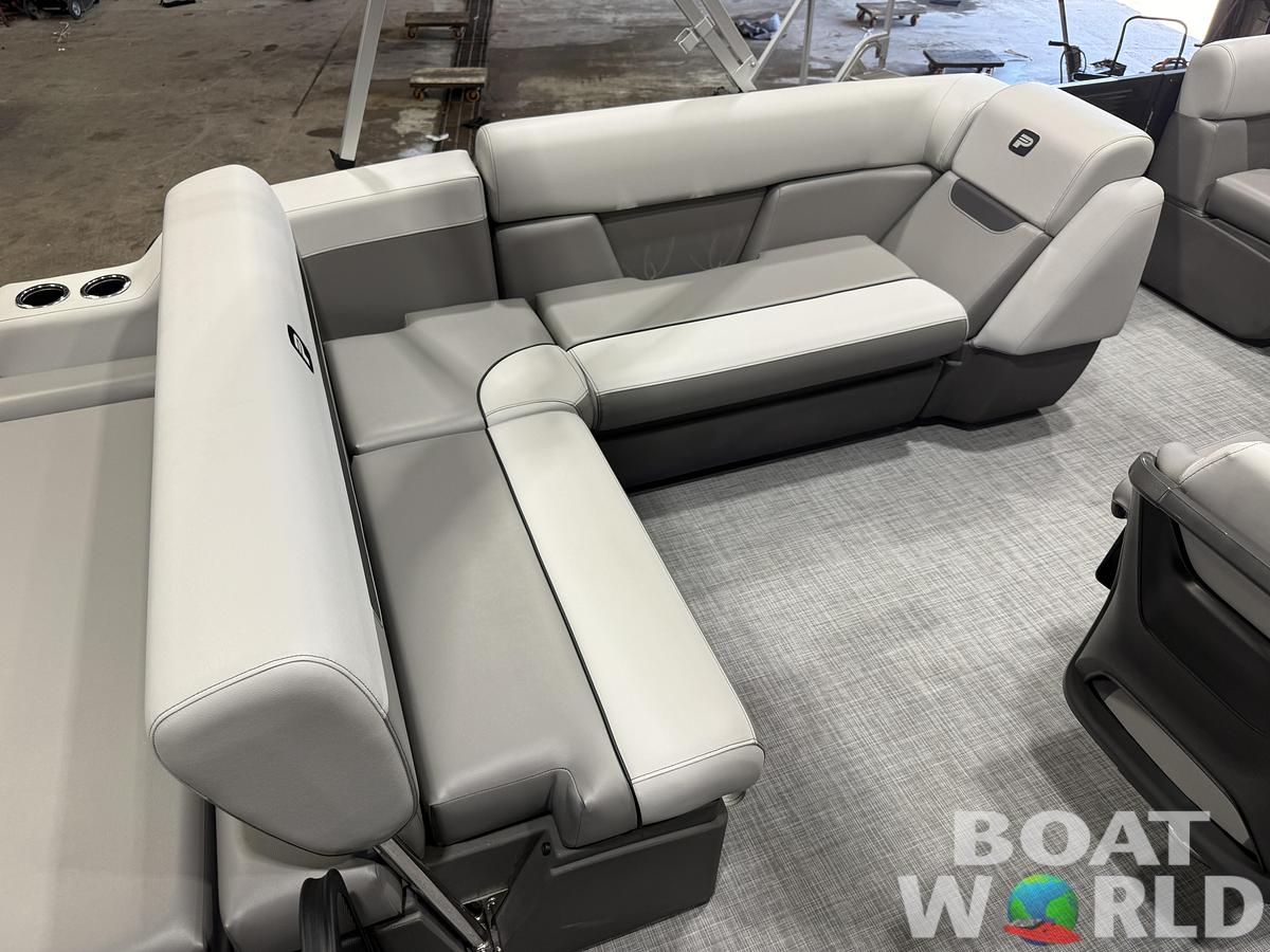 2026 Princecraft Vectra 21 RL Swingback Lounge $31995