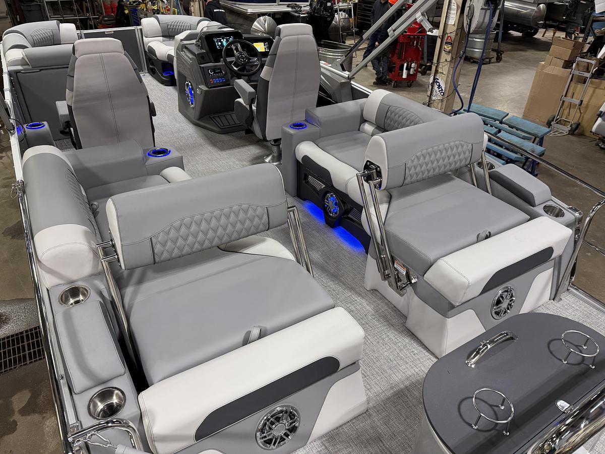 2025 Tahoe Pontoons Cascade 2385 Quad Lounge Shift SS Tritoon & Honda 225HP Outboard