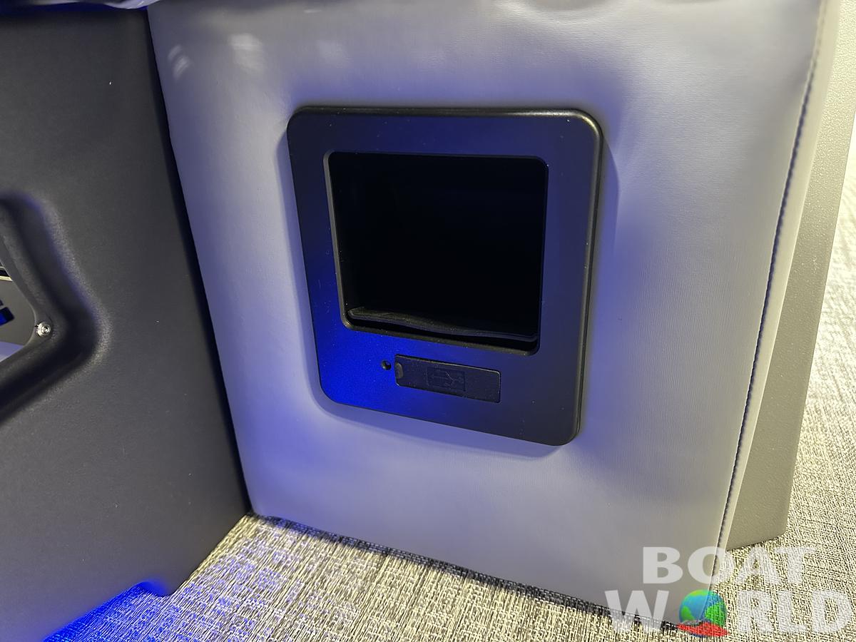 2025 Tahoe Pontoons Cascade 2385 Cruise Rear Bench (CRB) & Honda 4-Stroke EFI