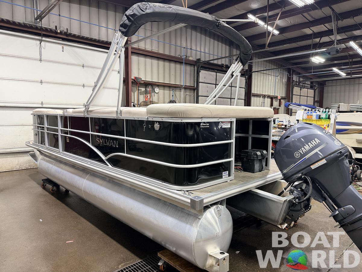 Used 2015 Sylvan Mirage 820 Cruise Special Edition Pontoon