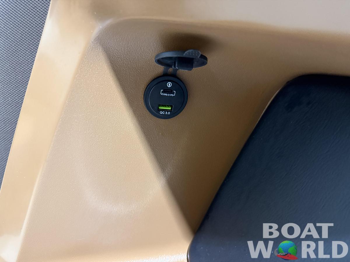 2026 Tahoe Pontoons LTZ 2385 Quad Lounge 