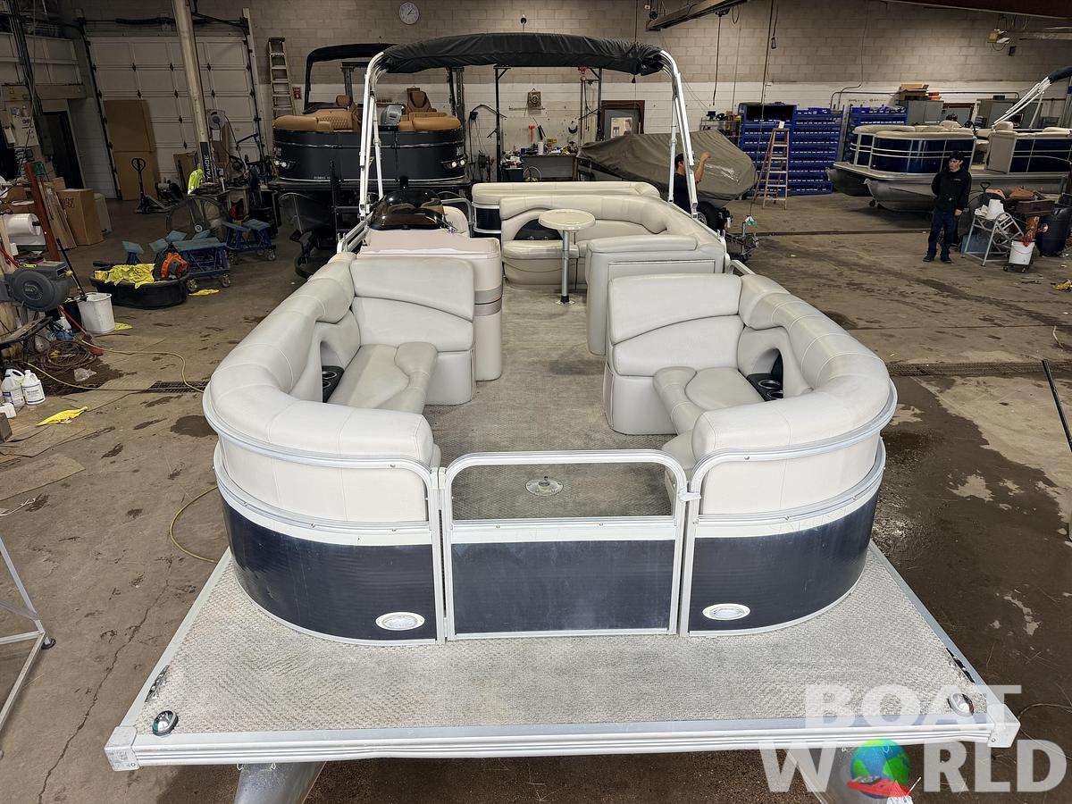 Used 2010 Starcraft StarDeck 8522 & 50HP Mercury 4Stroke -$14,995