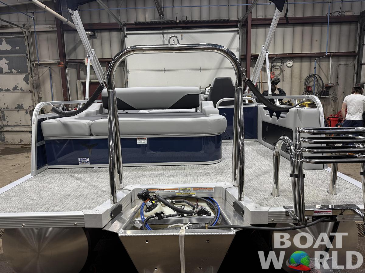 2026 Tahoe Sport VRB 2385 Swingback & 4-Stroke $34995