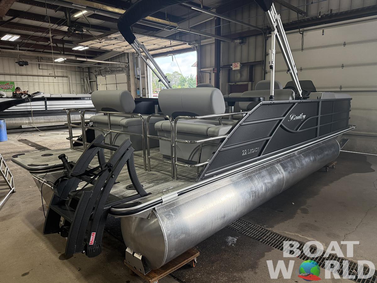 2026 Bentley Pontoons Legacy 220 QSB Swingback & 4-Stroke EFI
