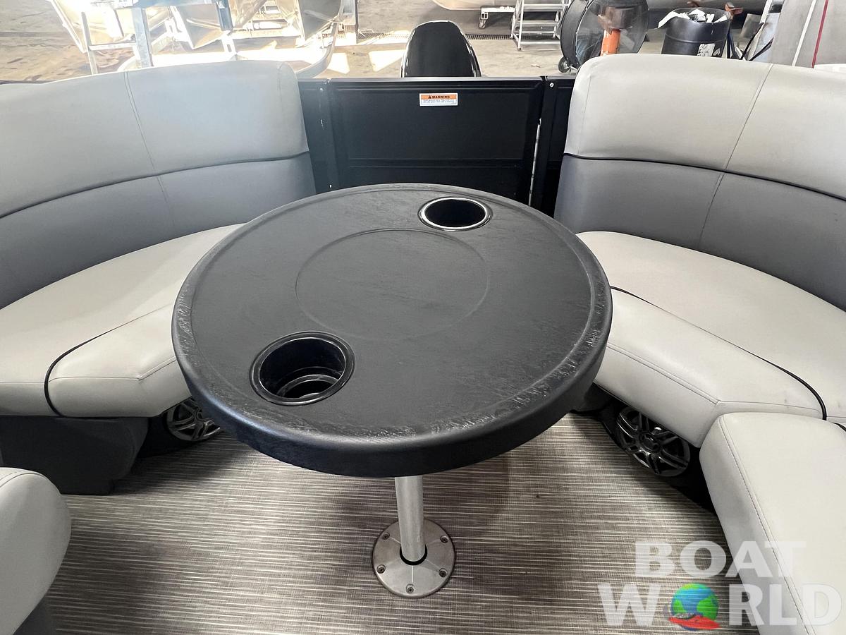 Used 2024 Viaggio Lago V16U & 60HP Suzuki 4Stroke -$24,995