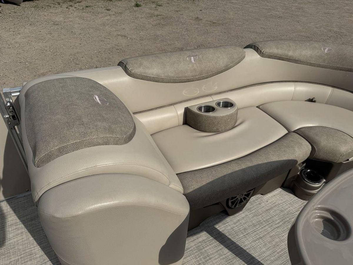 Used 2019 Tahoe Pontoons Cascade 2385 Cruise Pontoon