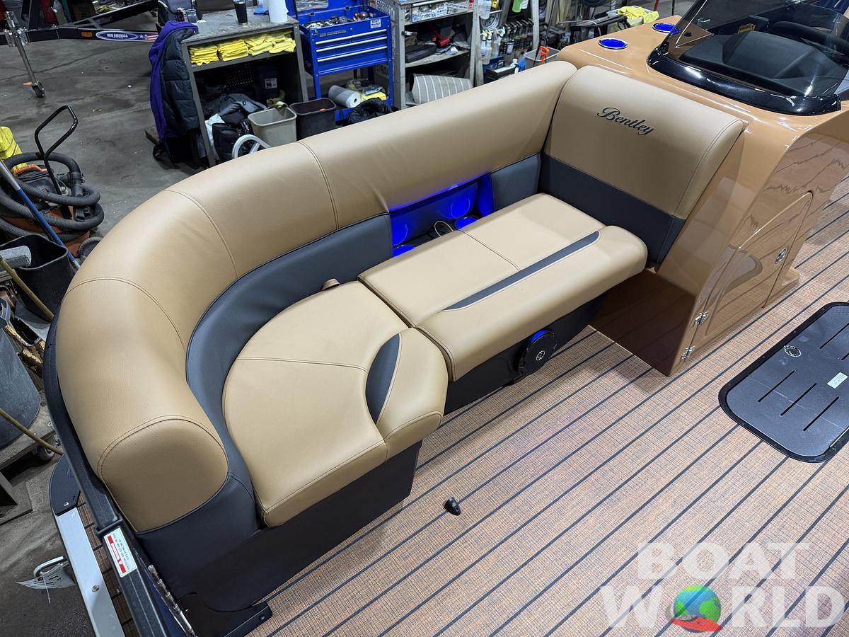 2026 Bentley Legacy 223 Swingback Tritoon $52995