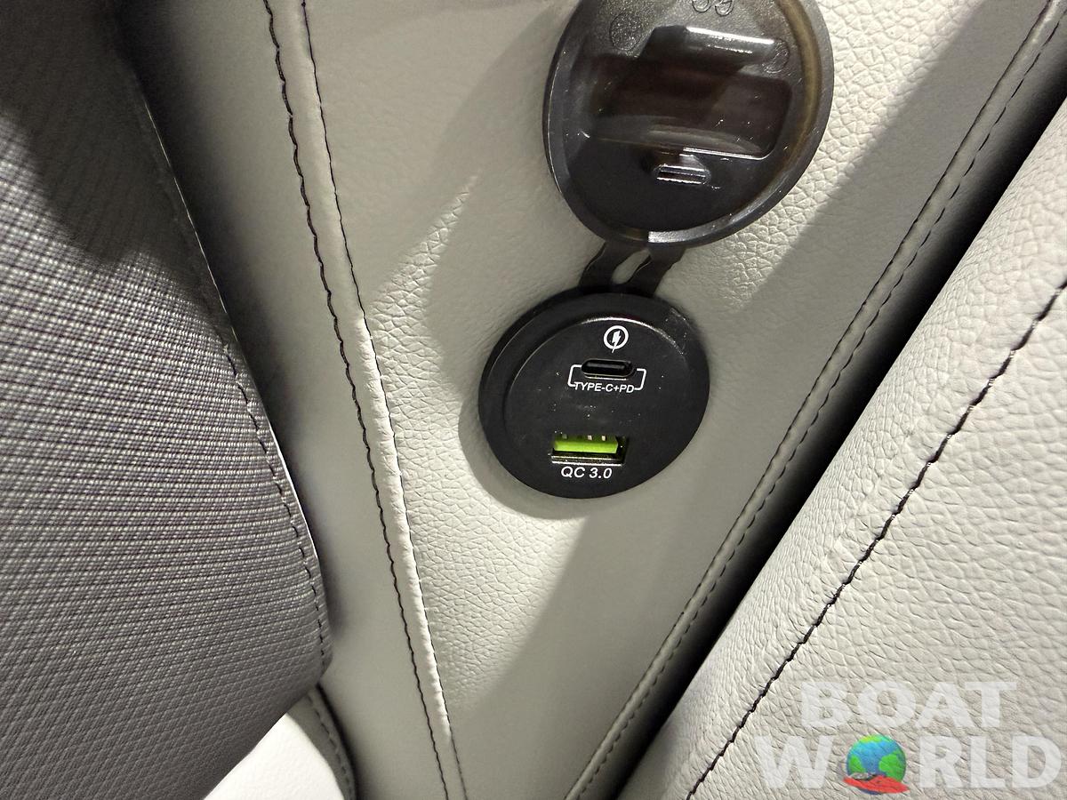 2026 Tahoe Pontoons Sport 2385 Swingback (VRB) Tritoon 