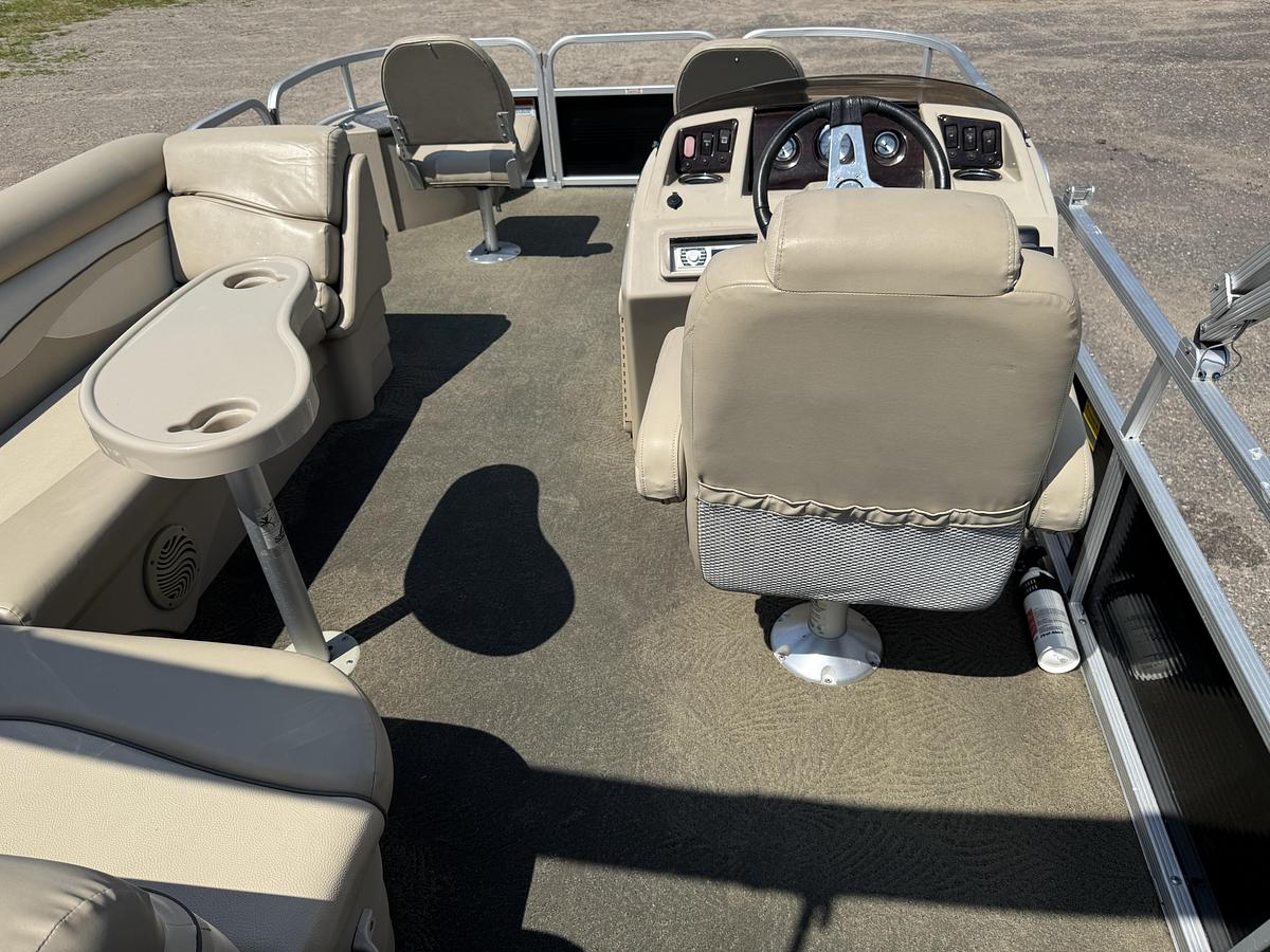 Used 2013 Bennington 17SF