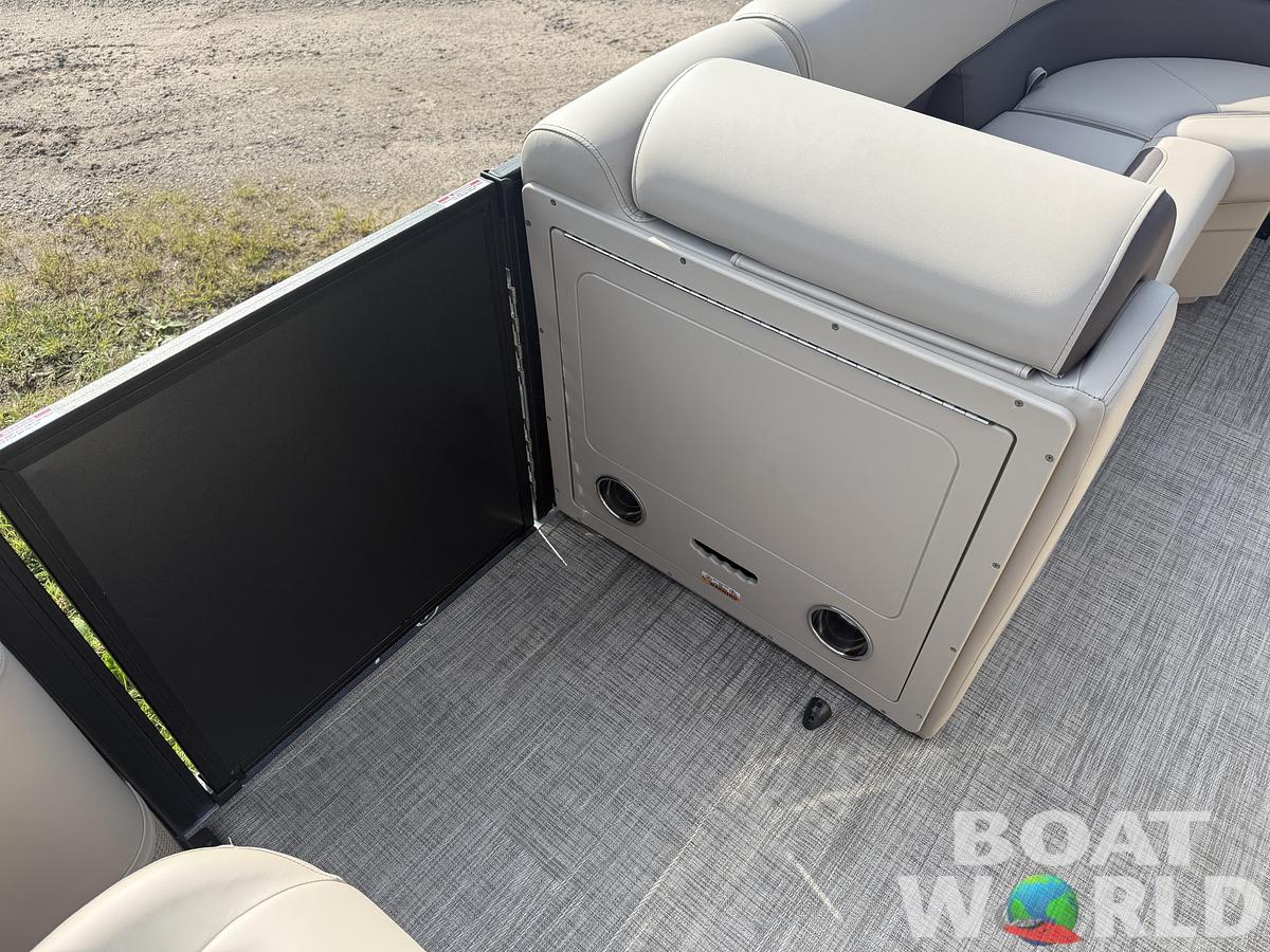 2026 Bentley Pontoons Legacy 220 Swingback & Honda 4-Stroke EFI
