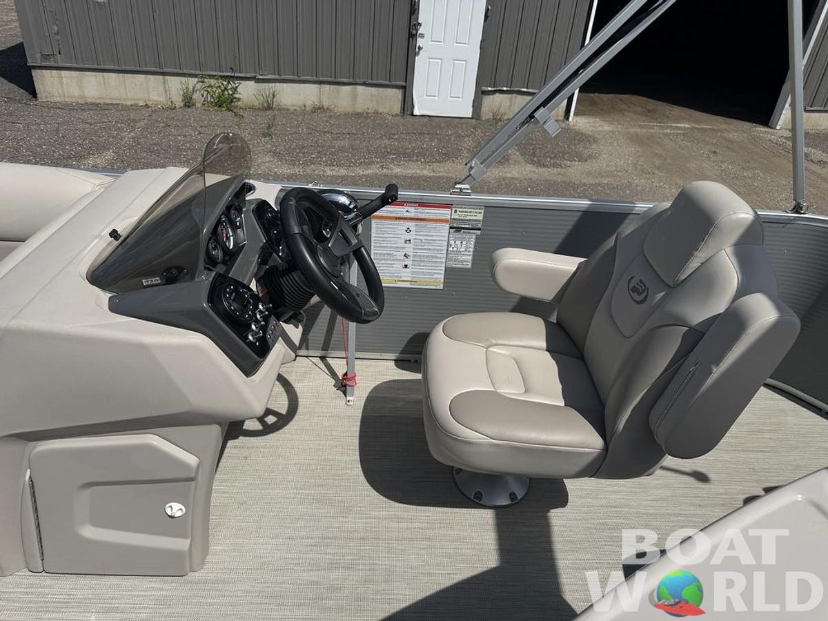 Used 2020 Princecraft Vectra 19 Pontoon