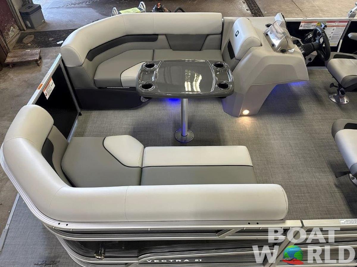 2025 Princecraft Vectra 21 RL Swingback SS Pontoon & Mercury 4-Stroke EFI