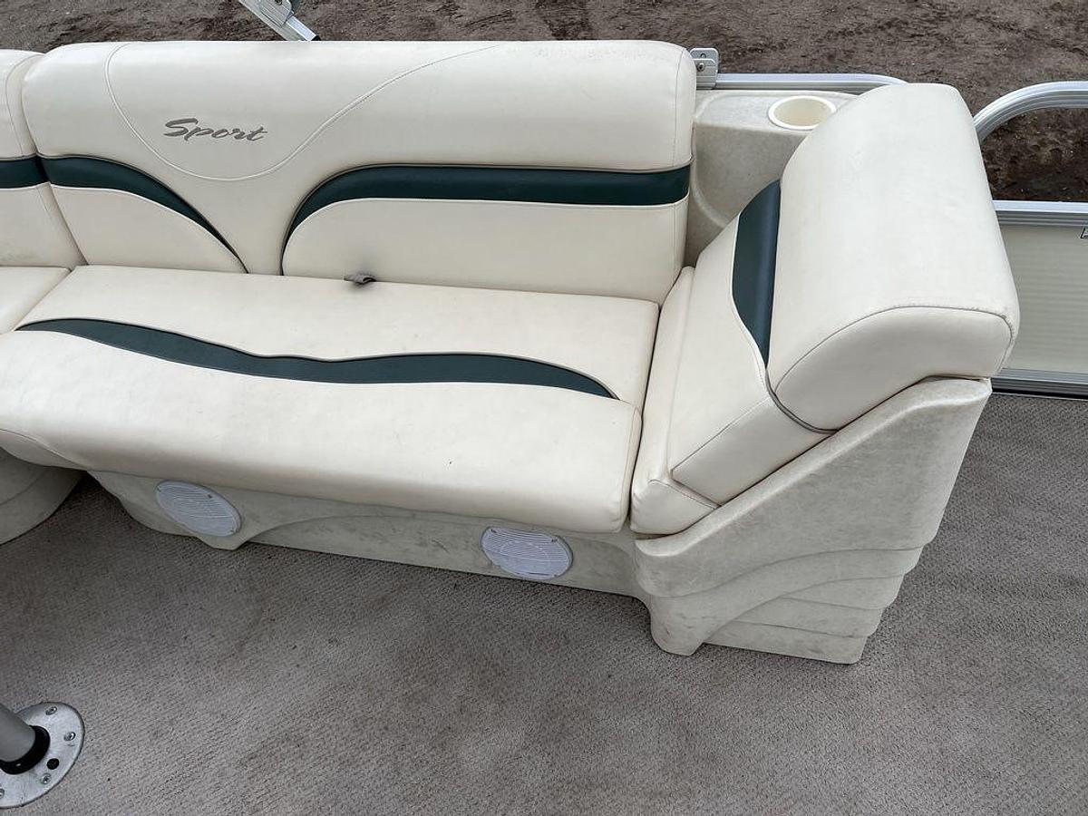 Used 2005 Bennington Sedona F21 Pontoon