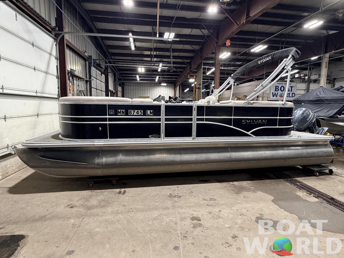 Used 2016 Sylvan Mirage 822 LZ & 50HP Yamaha 4Stroke - $21,995