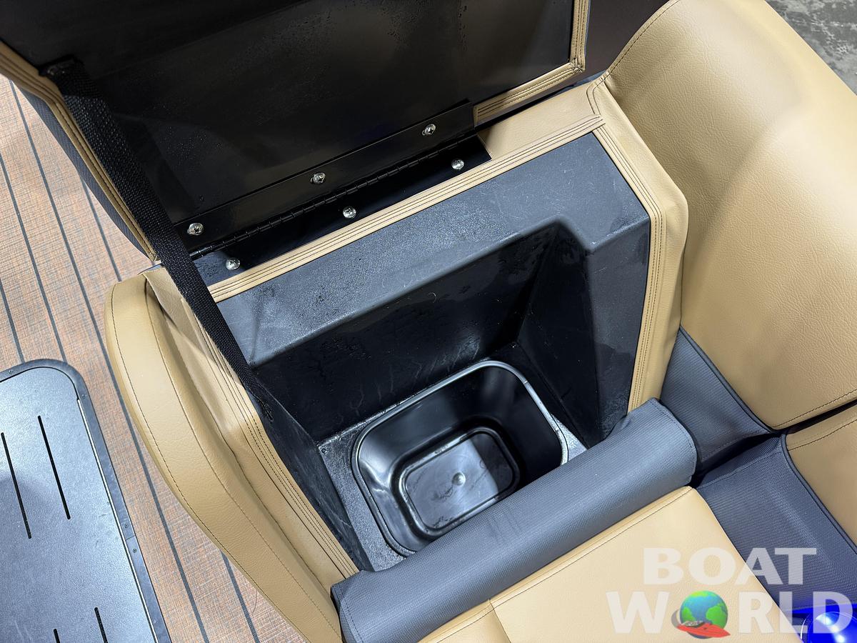 2026 Bentley Legacy 223 Navigator Quad Lounge Tritoon