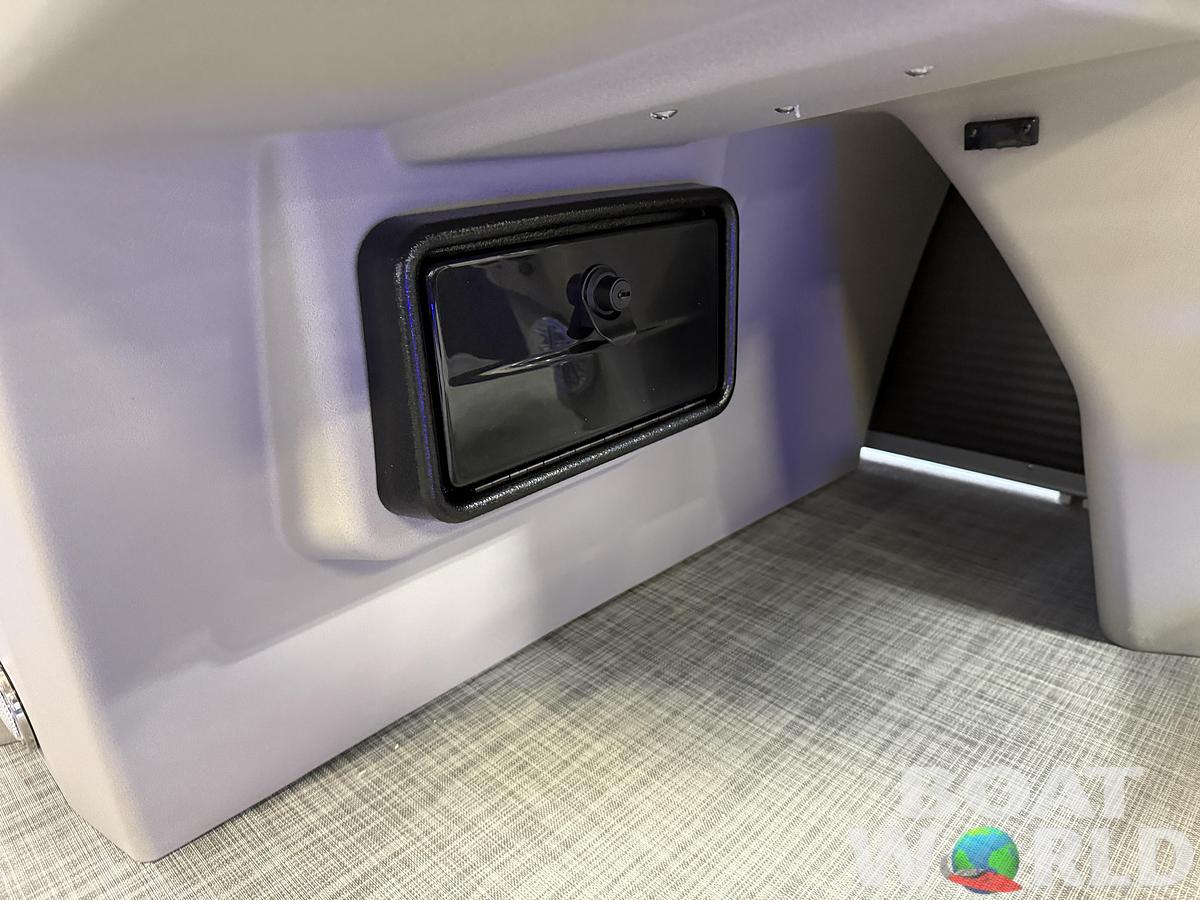 2026 Princecraft Vectra 23 RL Swingback Lounge Pontoon