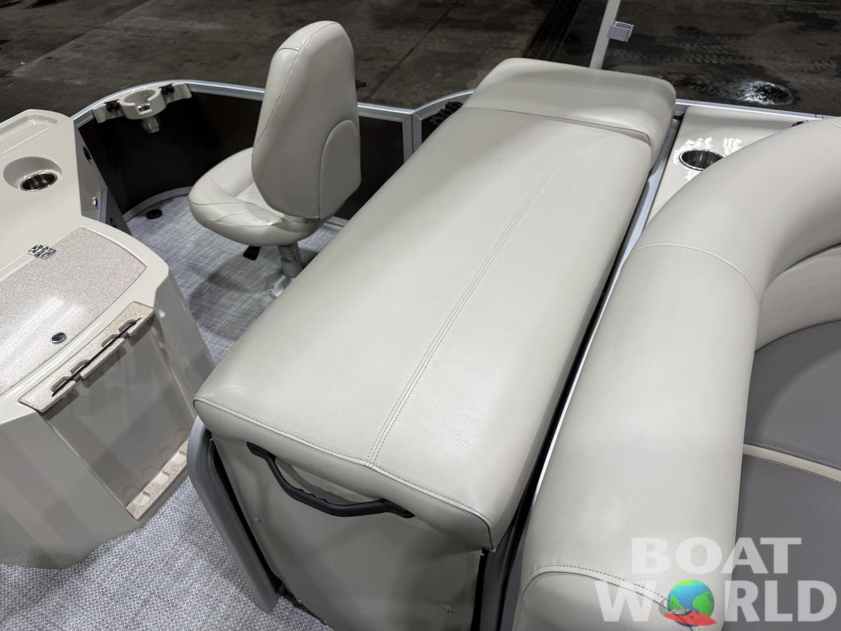 Used 2016 Premier 220 Castaway