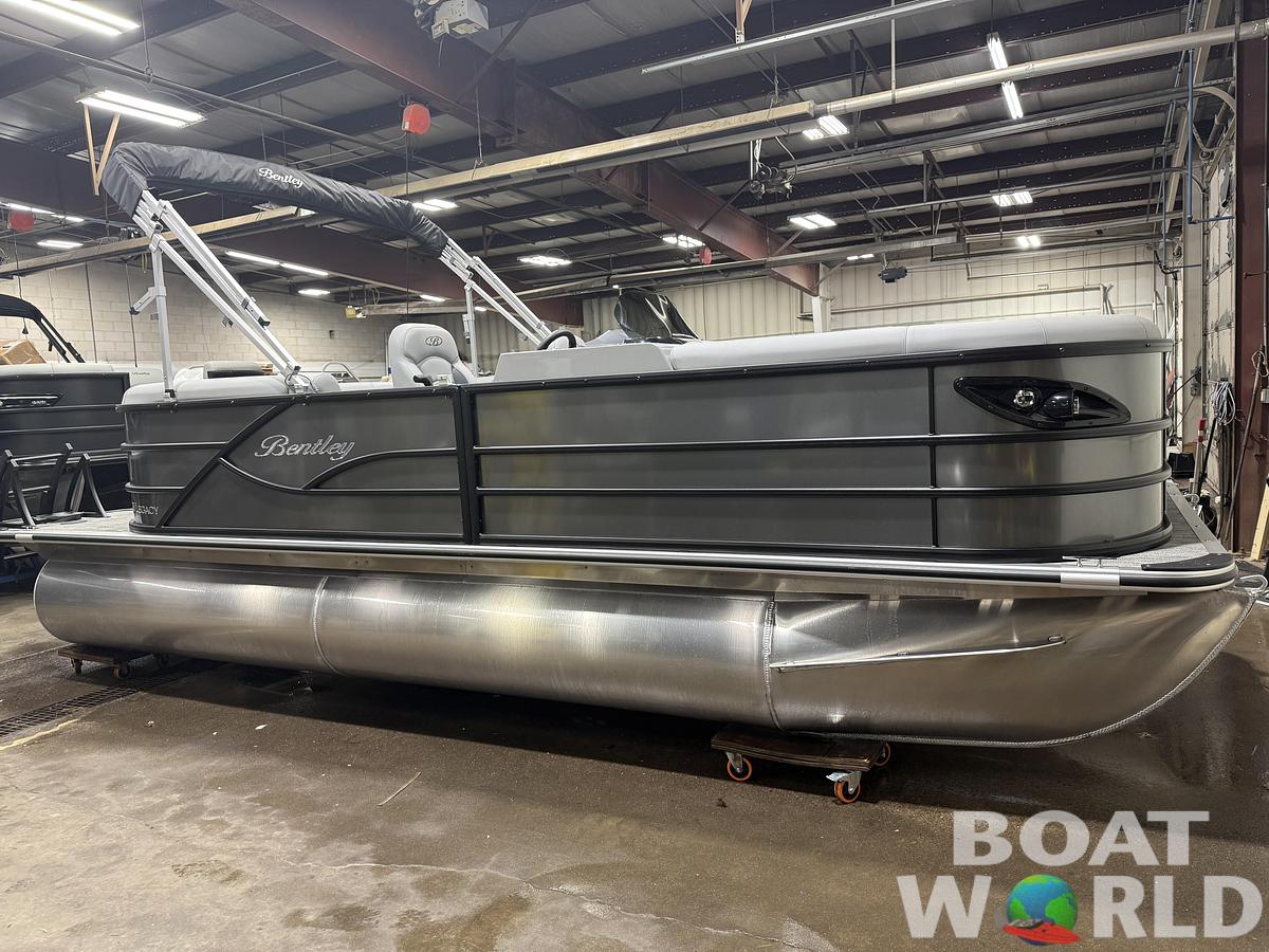 2026 Bentley Pontoons Legacy 220 Navigator Quad Lounge