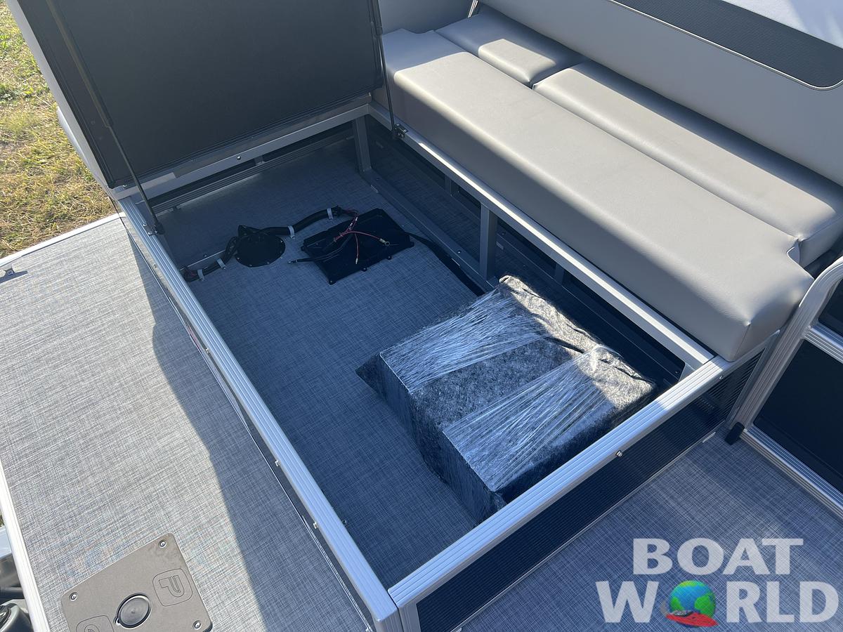 2026 Princecraft Vectra 23 RL Swingback Lounge Pontoon