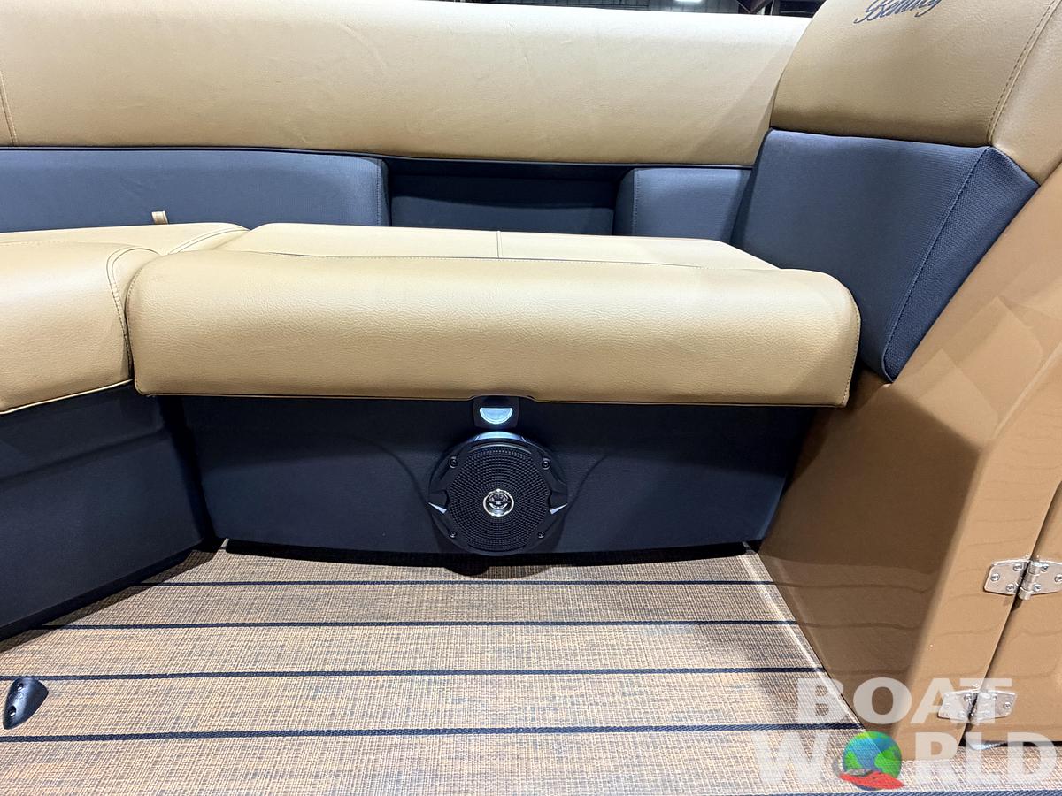 2026 Bentley Legacy 220 Swingback Pontoon $38995