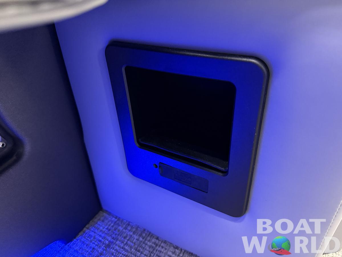 2025 Tahoe Pontoons Cascade 2385 Quad Lounge Shift Flip Tritoon & Honda 4-Stroke EFI