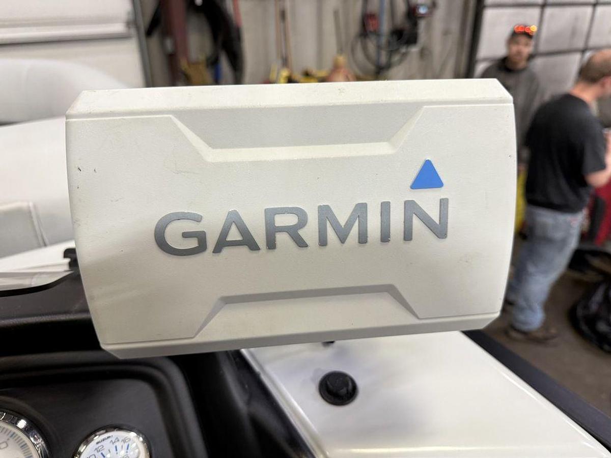 Used 2020 Bentley Pontoons Legacy 223 Navigator Quad Lounge Tritoon & Suzuki 140HP 4-Stroke EFI