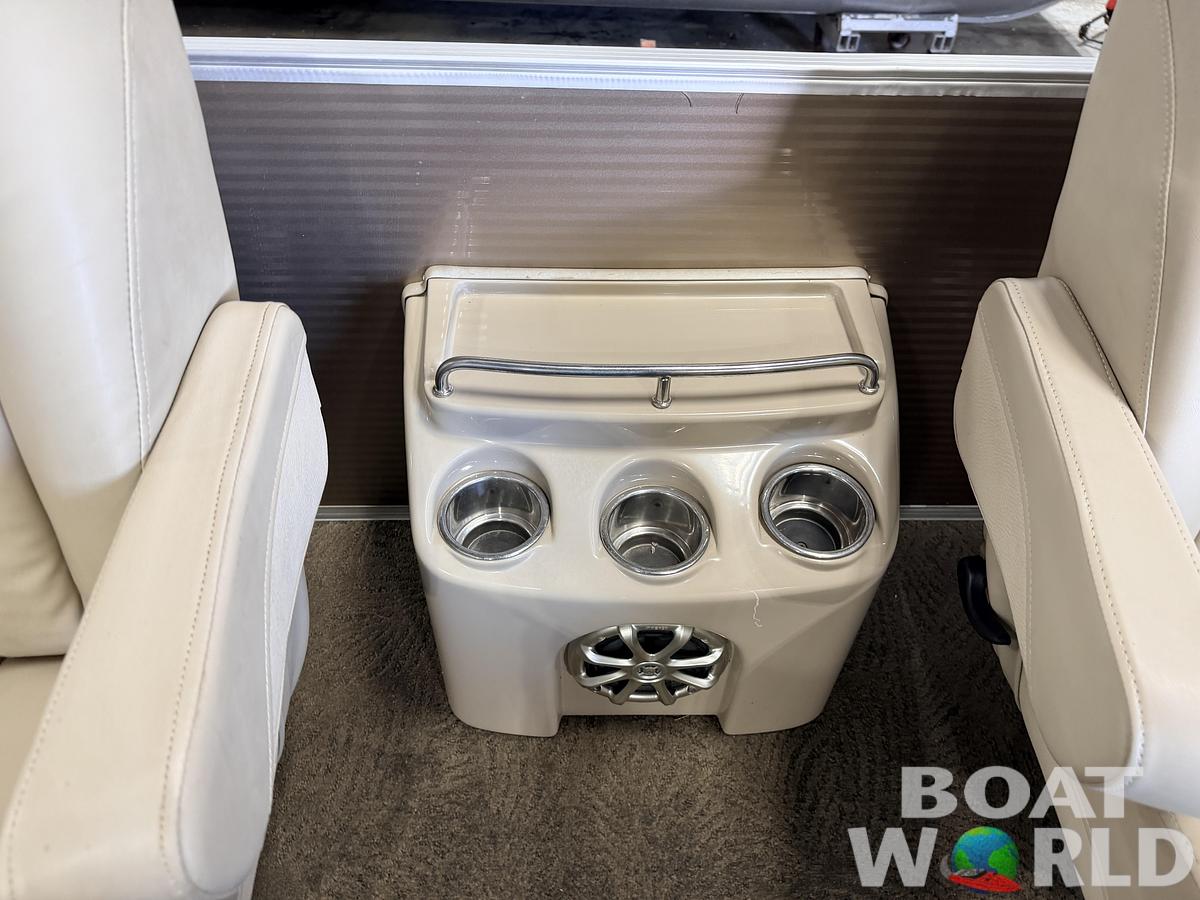 Used 2014 Bennington 2375RL & 70HP Yamaha 4Stroke - $21,995