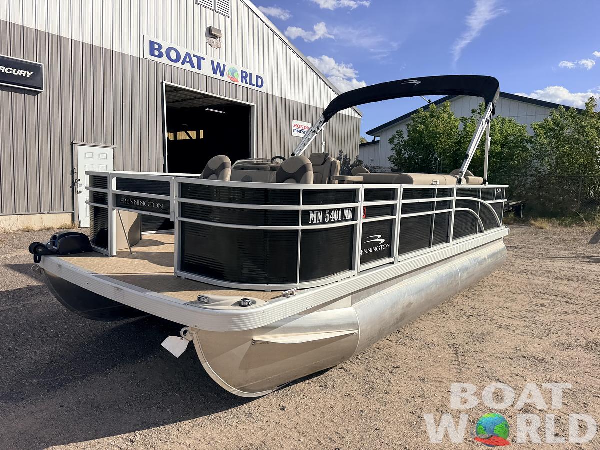 Used 2023 Bennington S20 F & 70HP Suzuki 4Stroke -$27,995