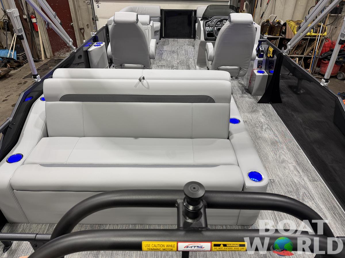 2026 Bentley Pontoons Legacy 220 Swingback