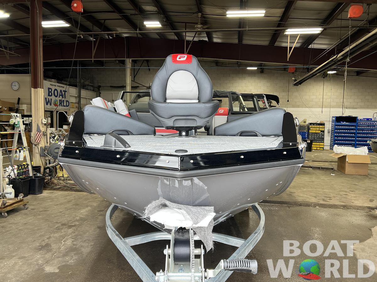 2026 Princecraft Ventura 230 WRL Swingback Deckboat