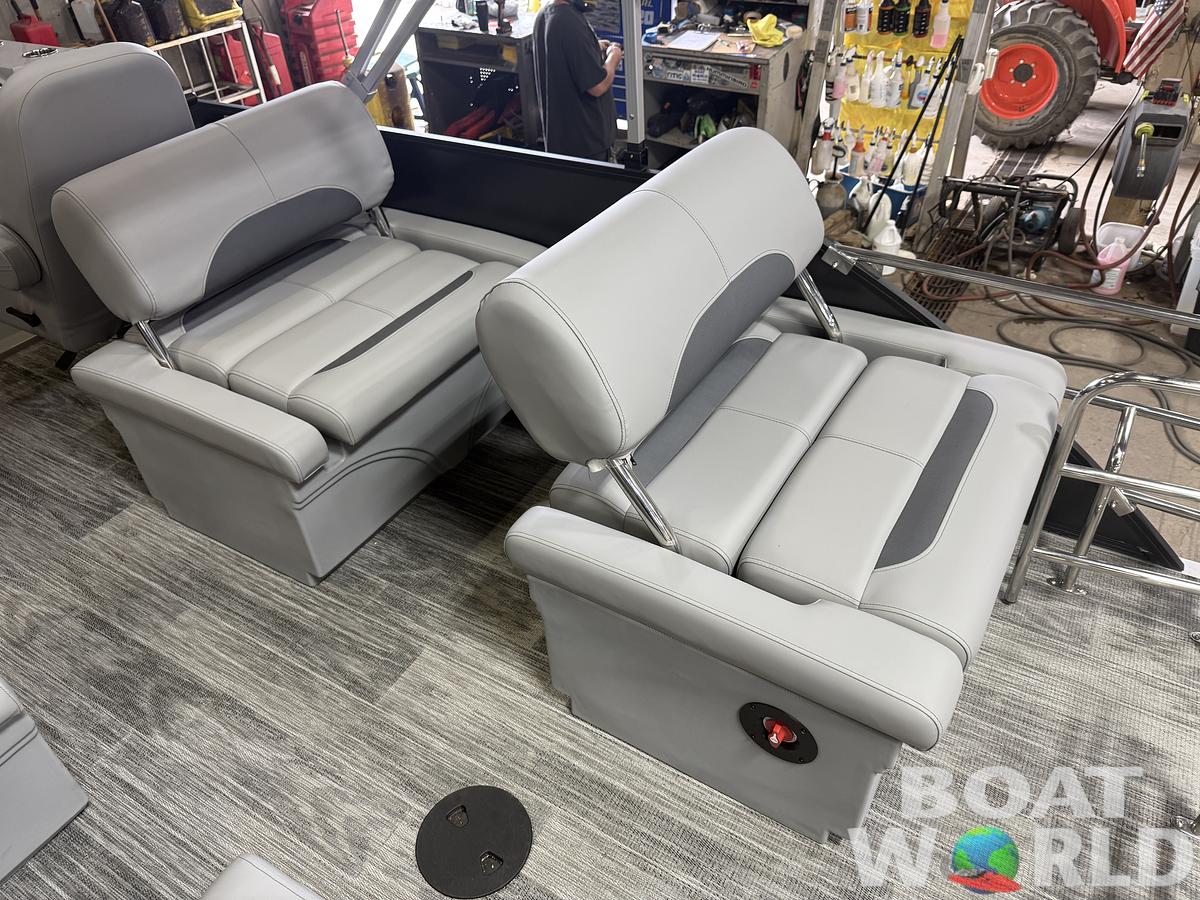 2026 Bentley Pontoons Legacy 220 QSB Swingback & 4-Stroke EFI