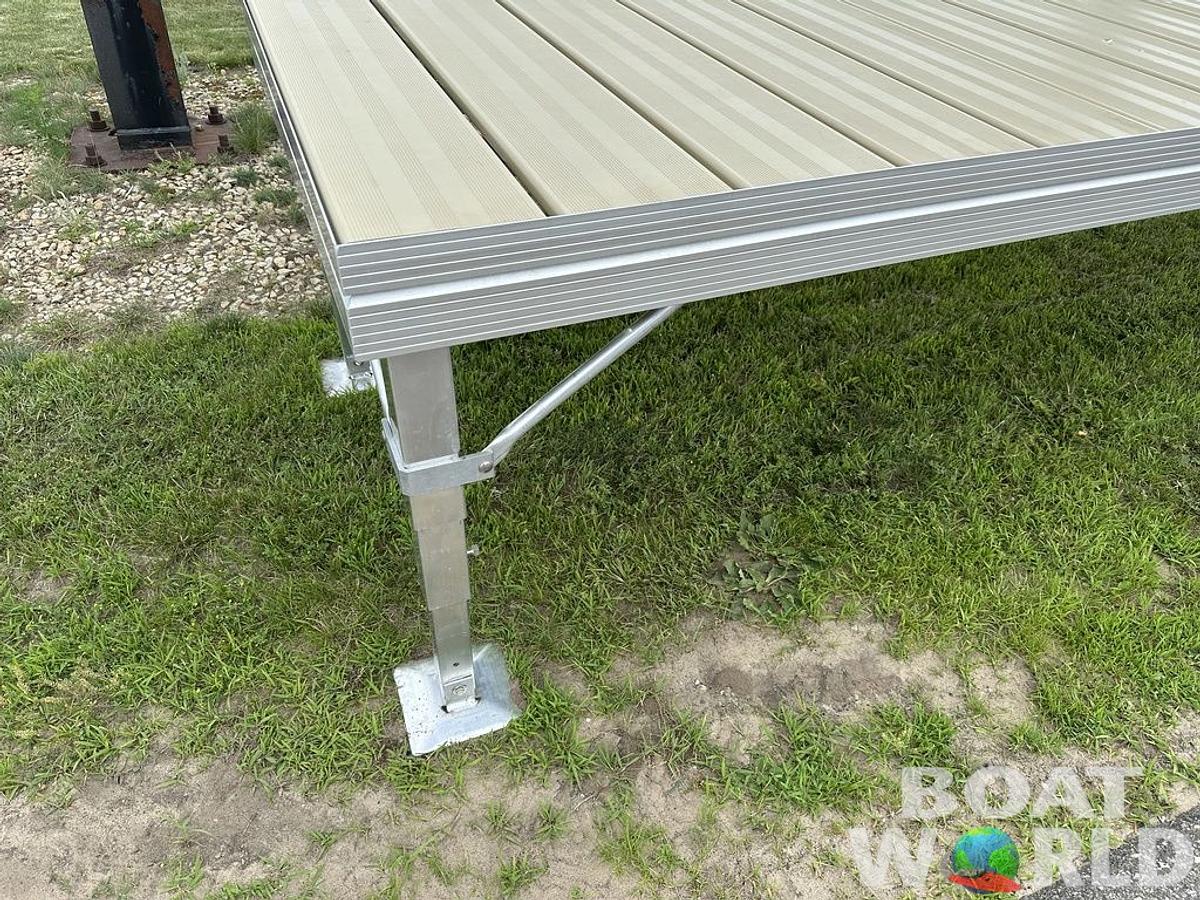 2025 Porta Dock Multi Dock 8' & 16' Screw Leveling Docks