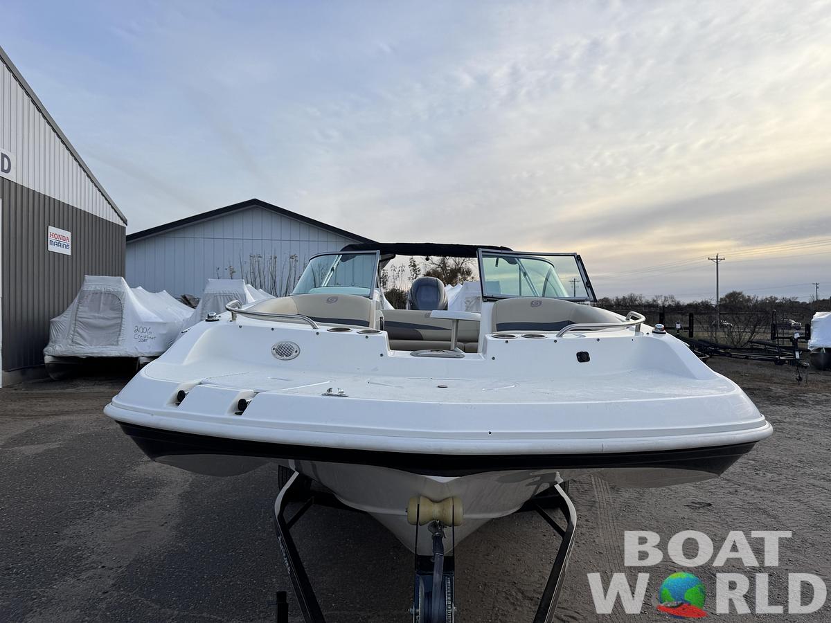Used 2019 Hurricane SunDeck 187 with 150HP Yamaha Fourstroke EFI Outboard