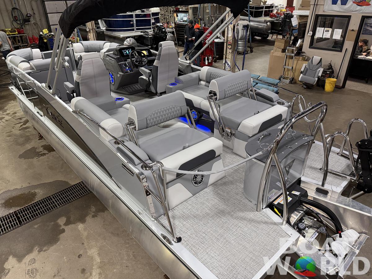 2025 Tahoe Pontoons Cascade 2385 Quad Lounge Shift SS Tritoon & Honda 4-Stroke EFI
