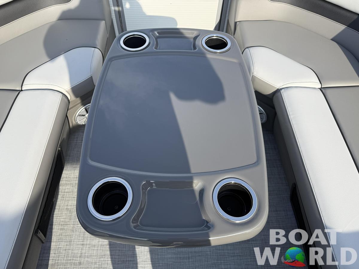 2026 Princecraft Vectra 21 Cruise Lounge Pontoon & Mercury 4-Stroke EFI