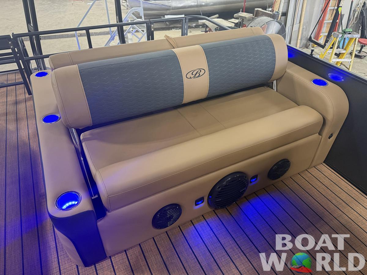 2027 Bentley 300HP Elite 253 Swingback Tritoon $79,995