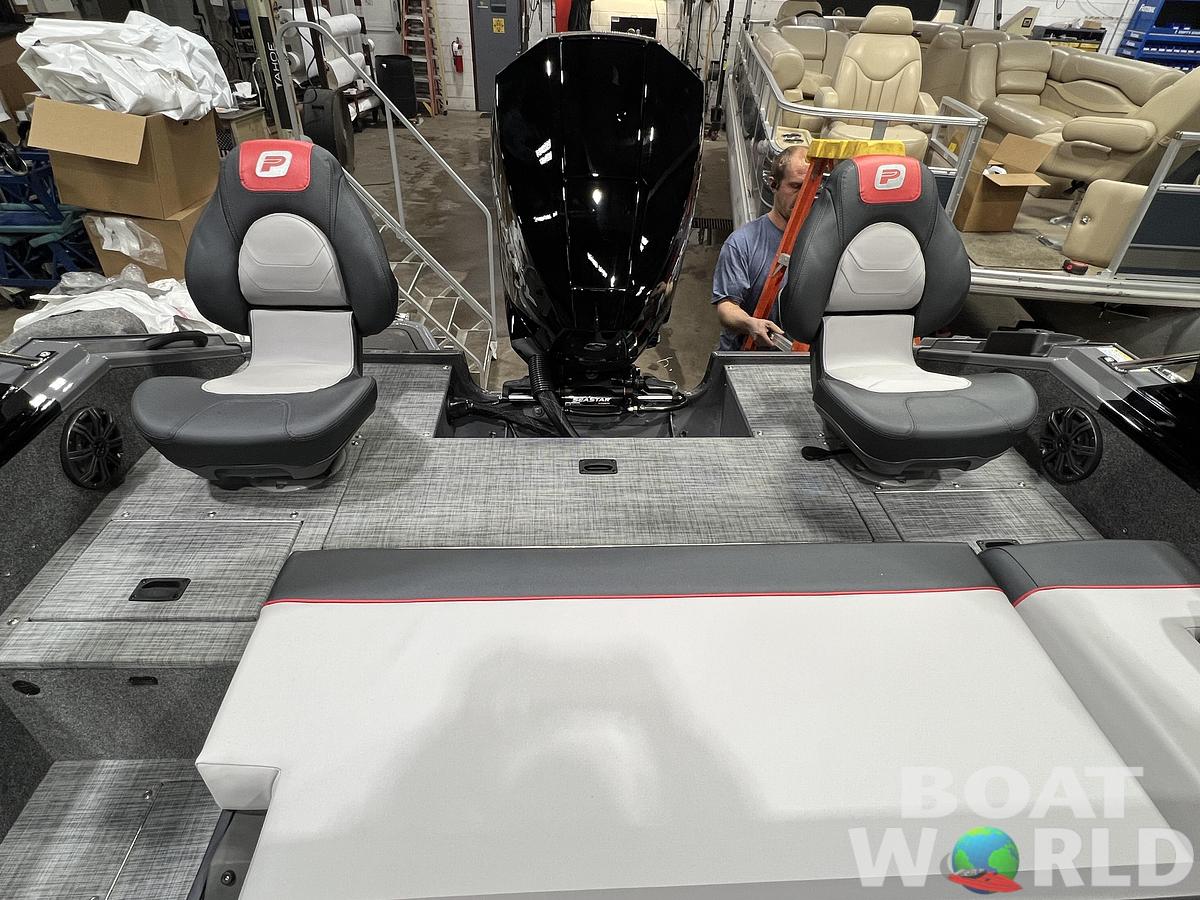 2026 Princecraft Ventura 230 WRL Swingback Deckboat