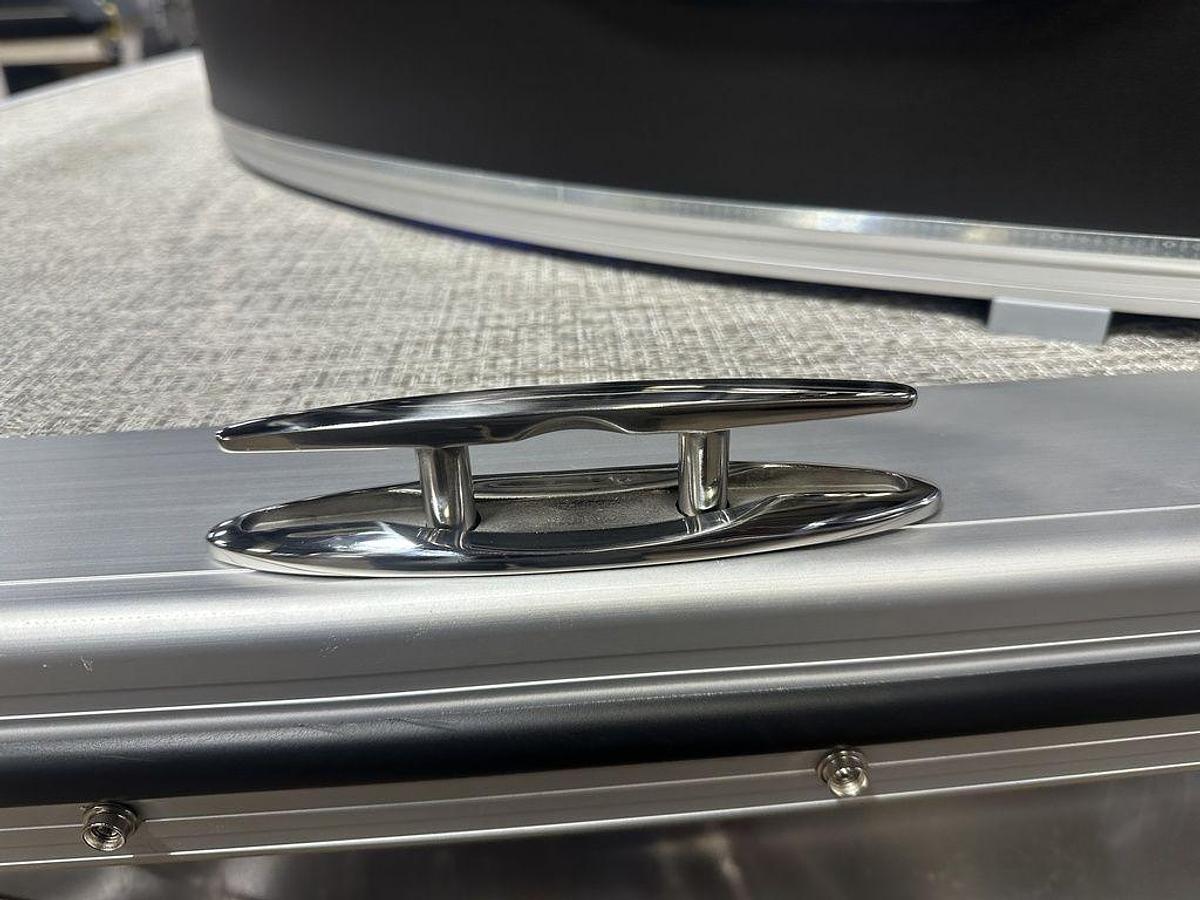 2025 Tahoe Pontoons LTZ 2385 Elite Cruise Windshield Tritoon & Honda 4-Stroke EFI